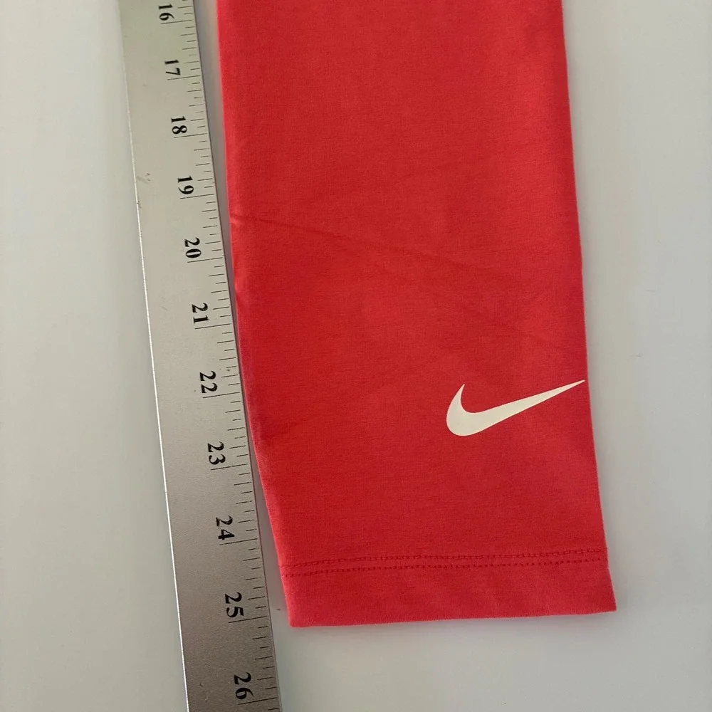 Nike Womens Size Small Sportswear Leggings Coral Pink 7/8 Active Tights NWT‎
